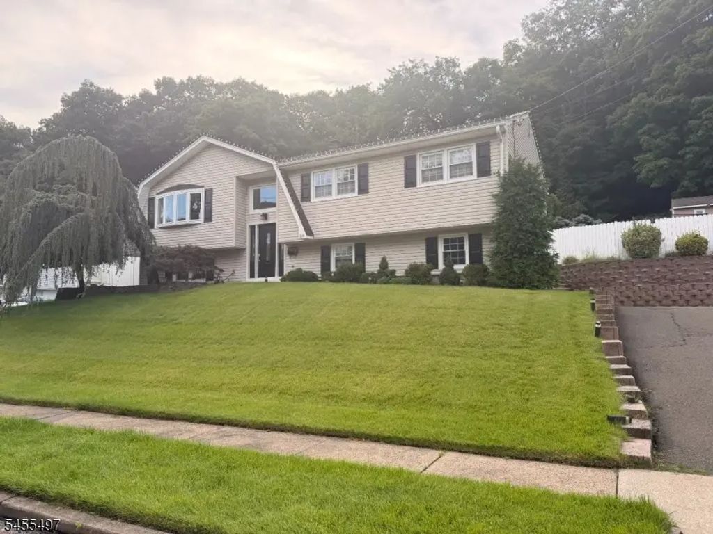 110 Avenue C, Haledon Boro