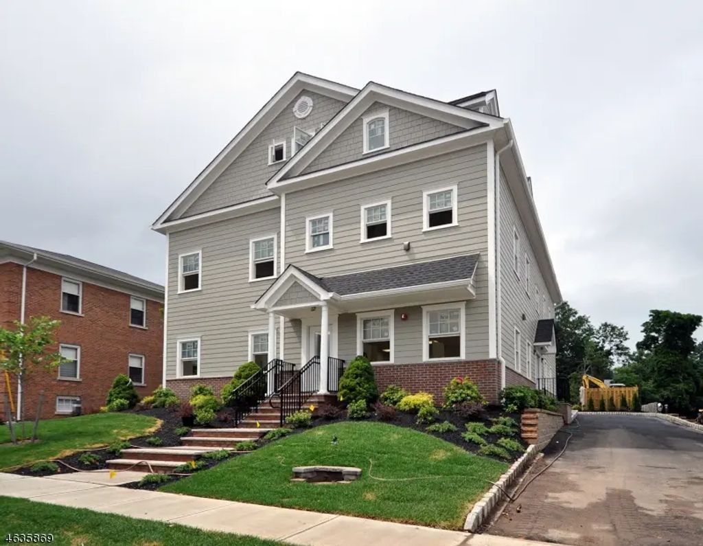 802 South Ave, Westfield Town