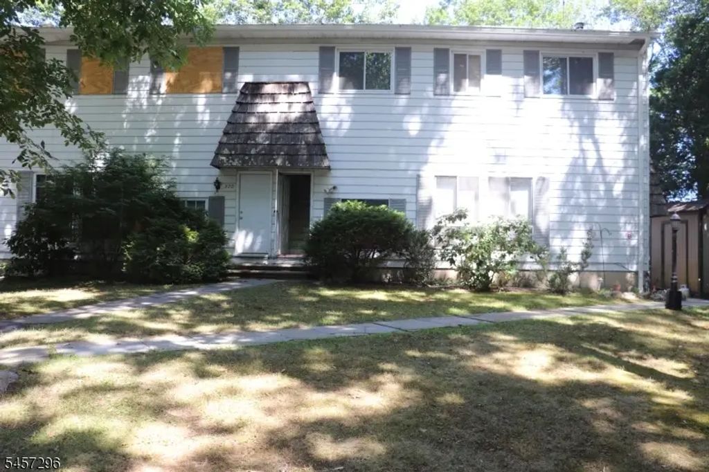 370- D Lake Shore South O4, Montague Twp.