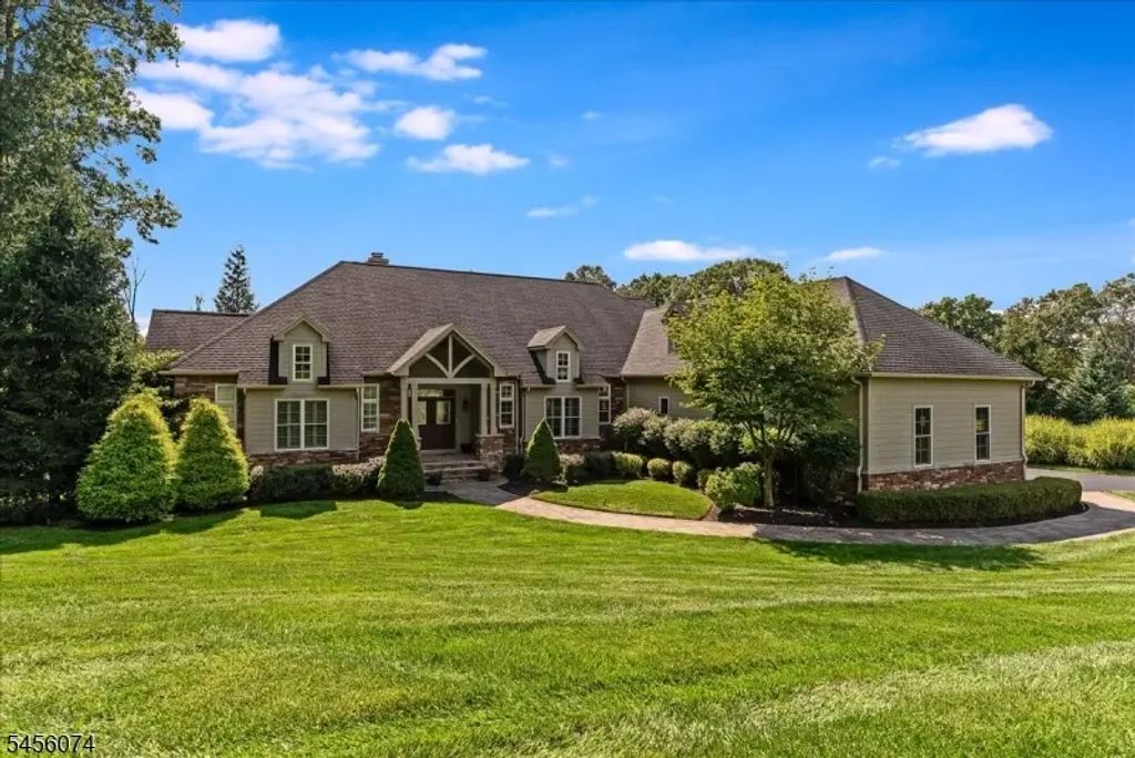 15 Windemere Way, Sparta Twp.