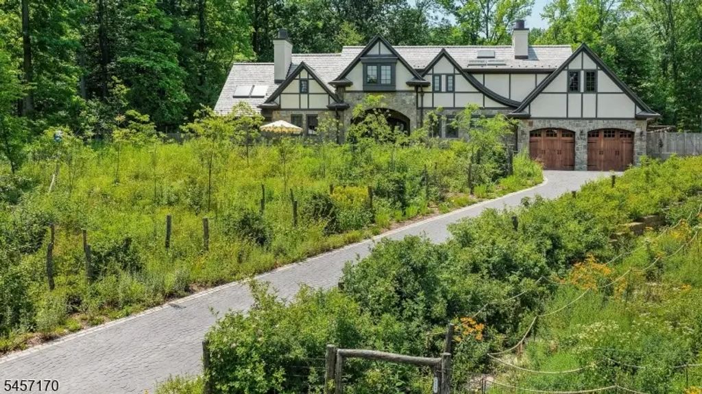 151 Wild Hedge Ln, Mountainside Boro
