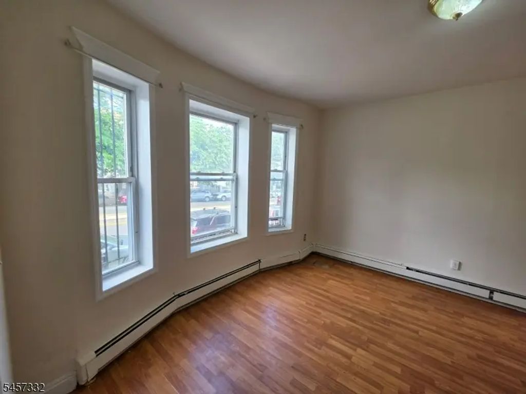 302 Park Ave, Newark City