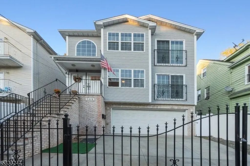 139 Mapes Ave, Newark City