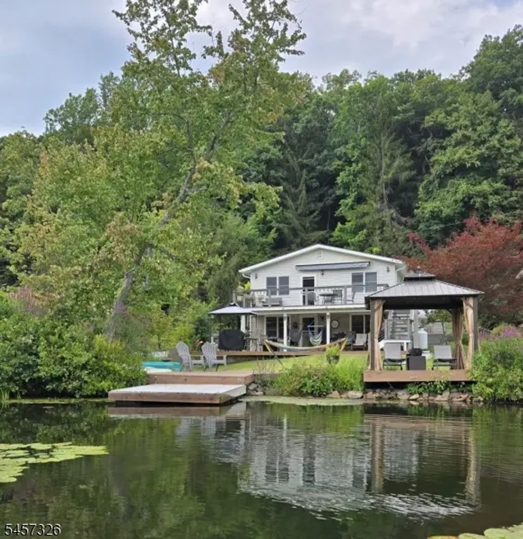 101 Woods Rd, Sandyston Twp.