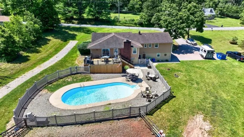 115 Fairview Dr, Branchburg Twp.