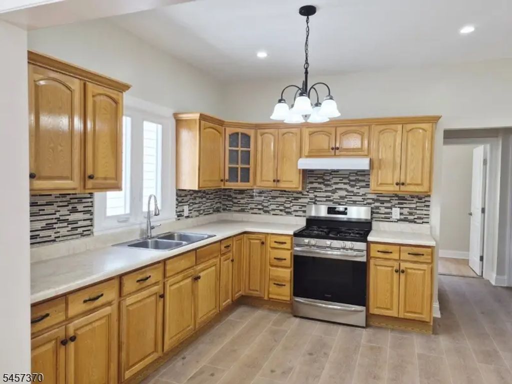 359 N 12th St, Newark City