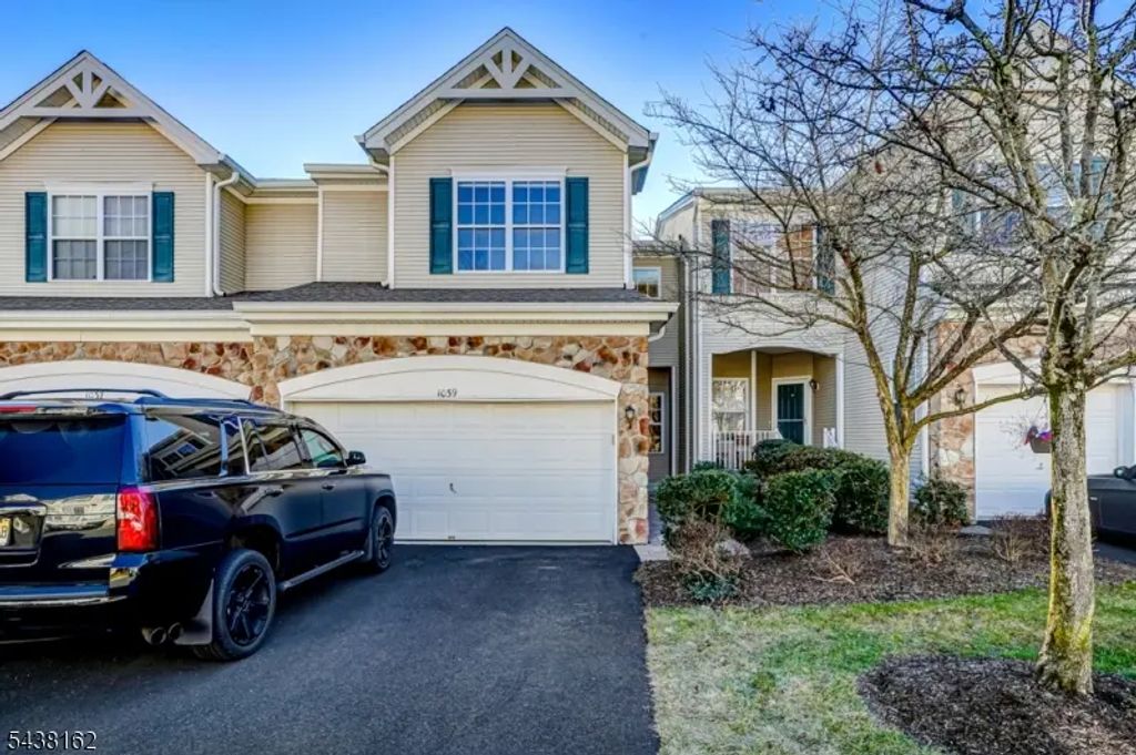 1039 Shadowlawn Dr, Green Brook Twp.