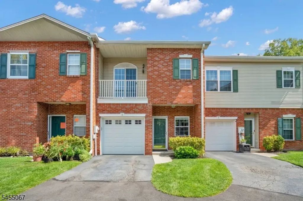 8 Allister Ct, Lincoln Park Boro