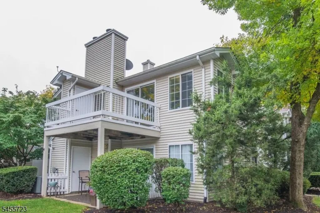 72 Sage Court Ondo, Bedminster Twp.