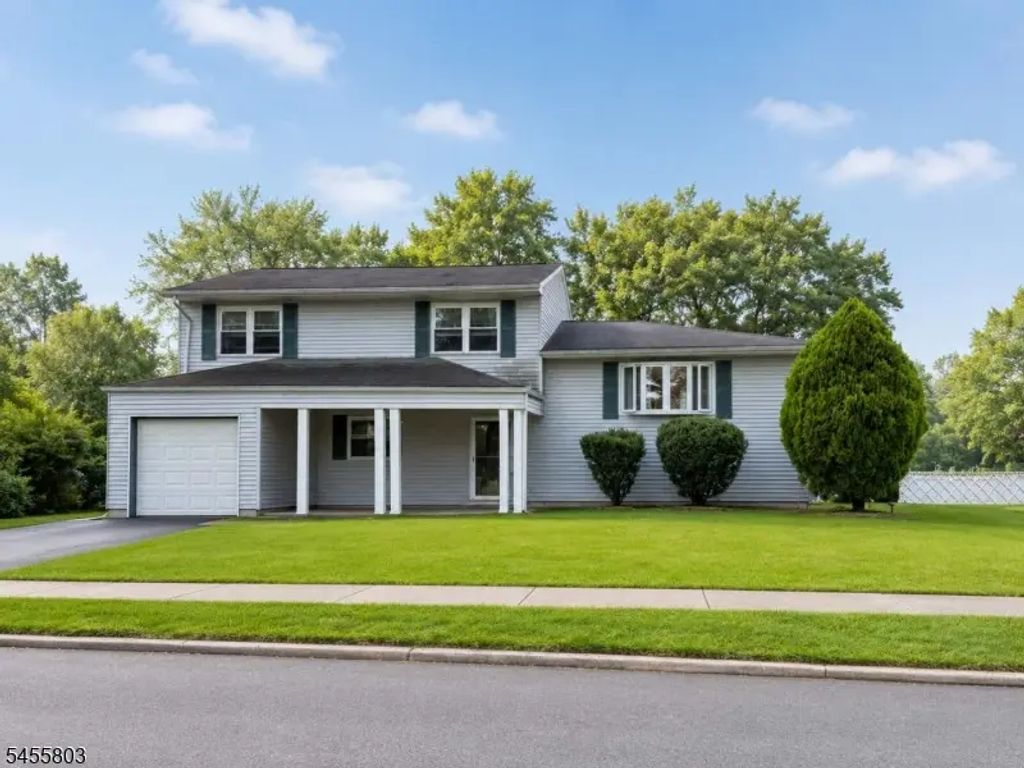 6 Renault Dr, Mount Olive Twp.