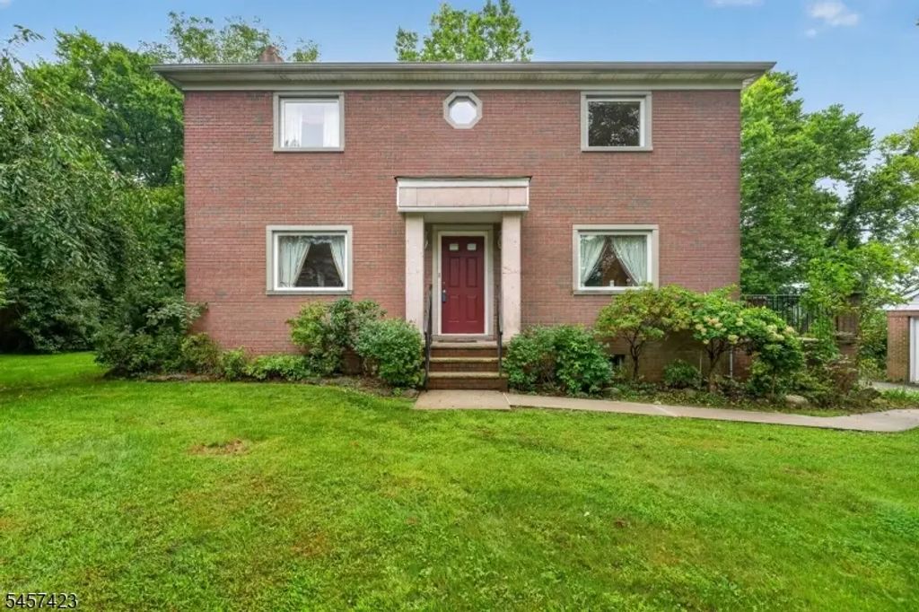 9 Woods Edge Ct, White Twp.