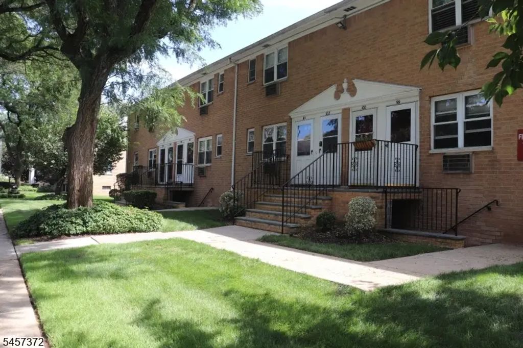725 Joralemon St, Belleville Twp.