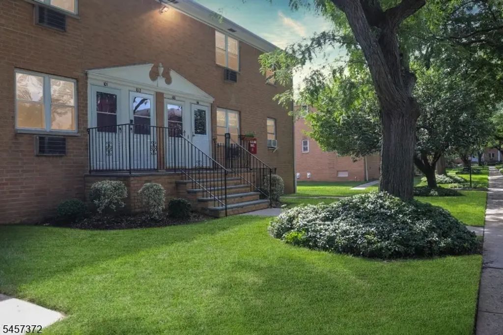 725 Joralemon St, Belleville Twp.