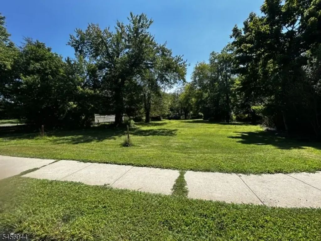 32 Mountain Blvd, Warren Twp.
