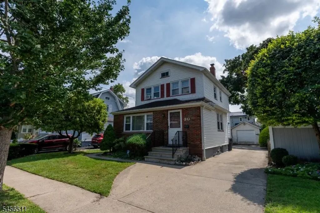 30 Carnation St, Bergenfield Boro