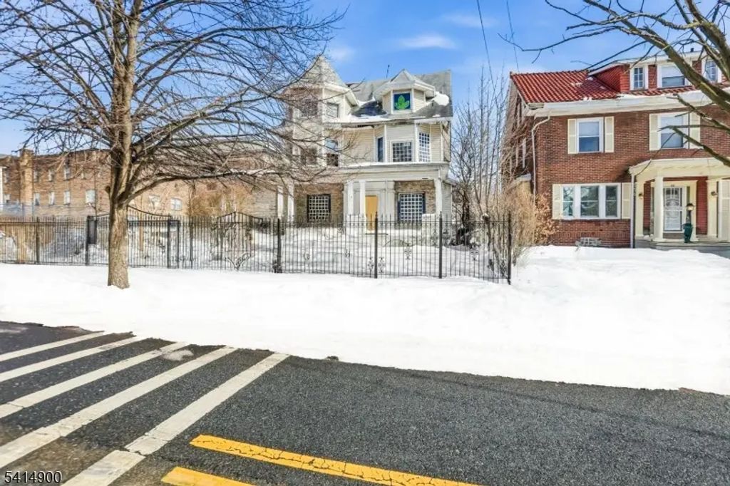 16 Ingraham Pl, Newark City