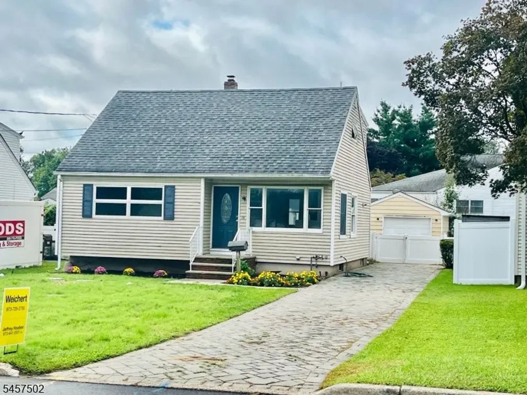 13 Windbeam Rd, Riverdale Boro