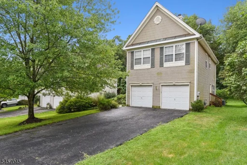 54 Plantation Rd, Readington Twp.