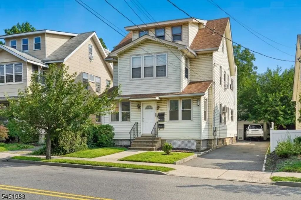 378 Boyden Ave, Maplewood Twp.