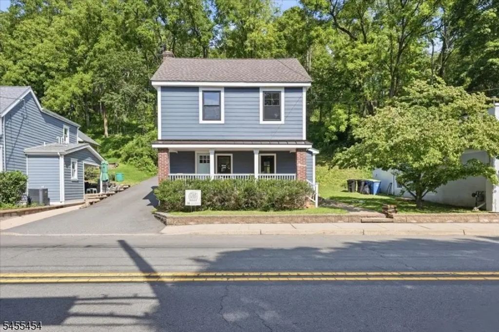 70 Main St, Peapack Gladstone Boro