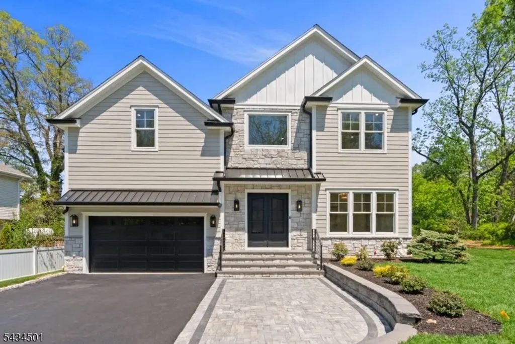 60 W Hobart Gap Rd, Livingston Twp.