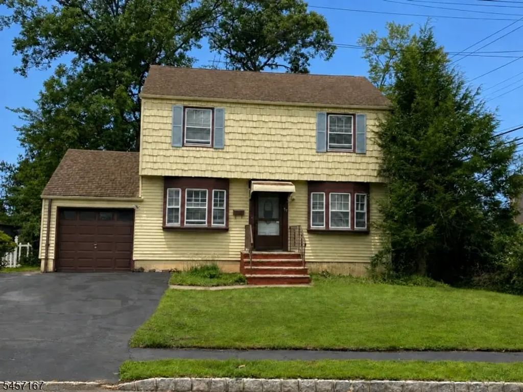 57 Amherst Pl, Livingston Twp.
