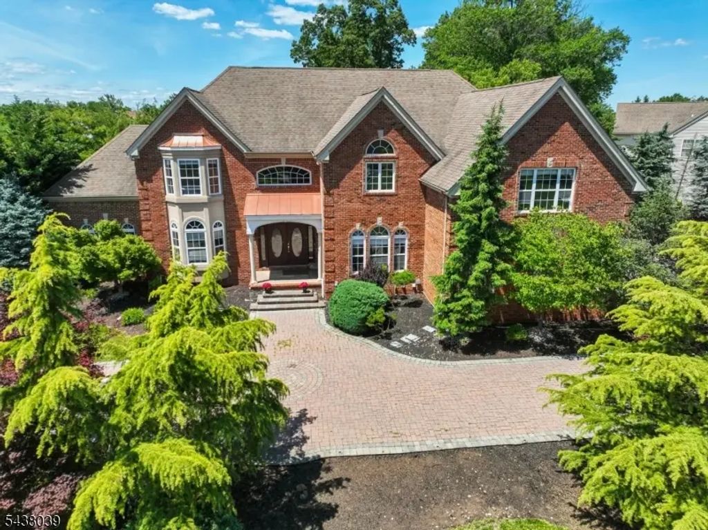 11 Valley Wood Dr, Franklin Twp.