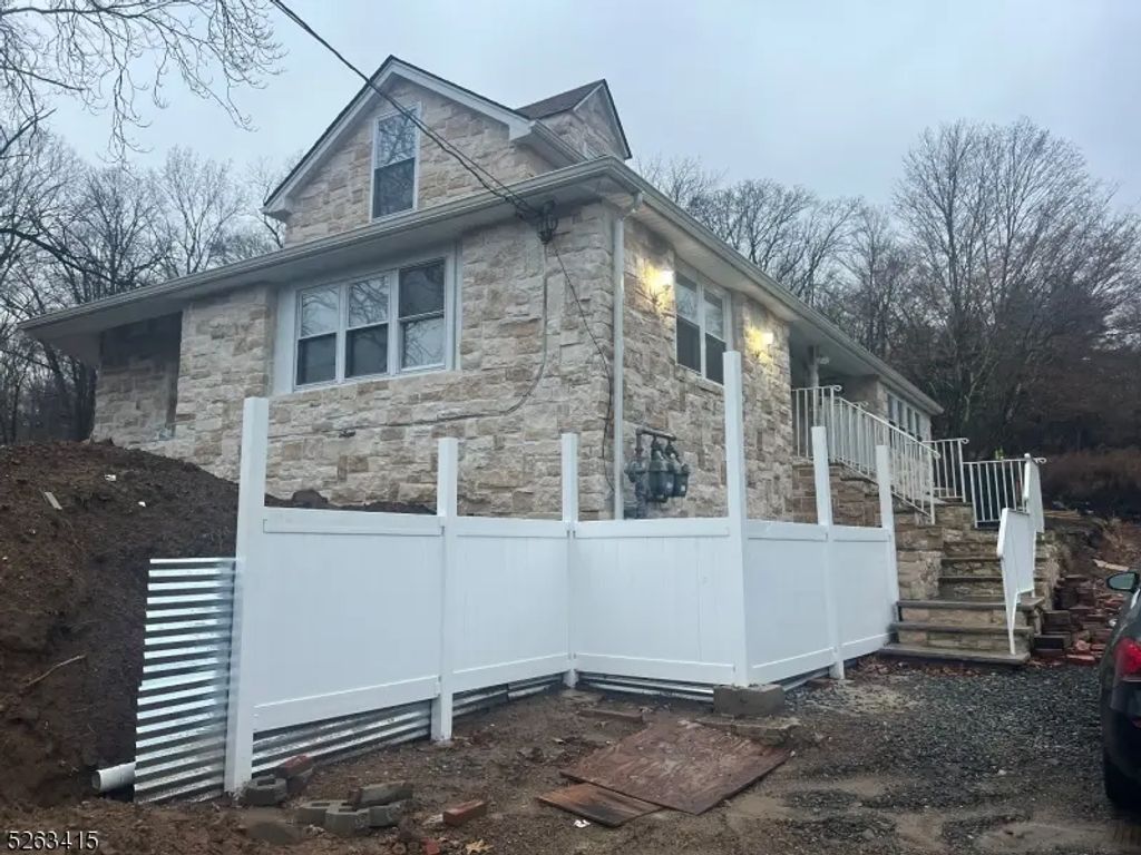 94 Garside Ave, Wayne Twp.