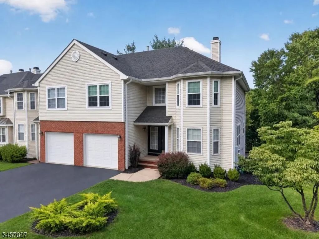 2 Shackamaxon Ter, Clinton Twp.