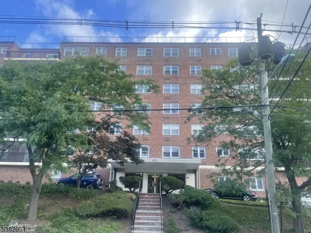 415 Claremont Ave, Montclair Twp.