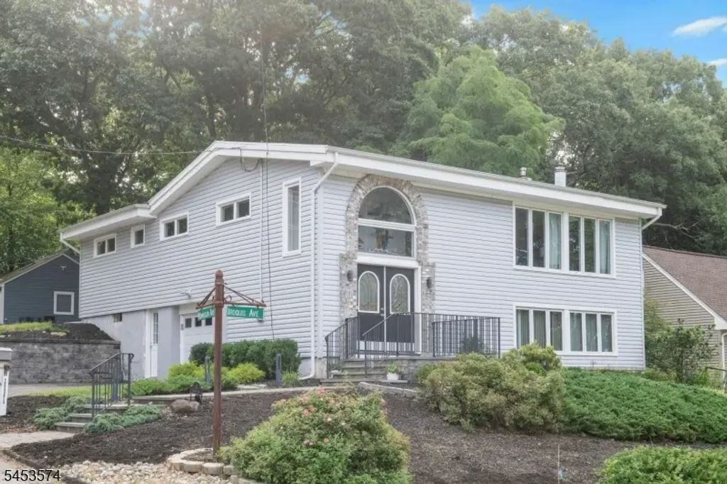 11 Iroquois Ave, Rockaway Twp.