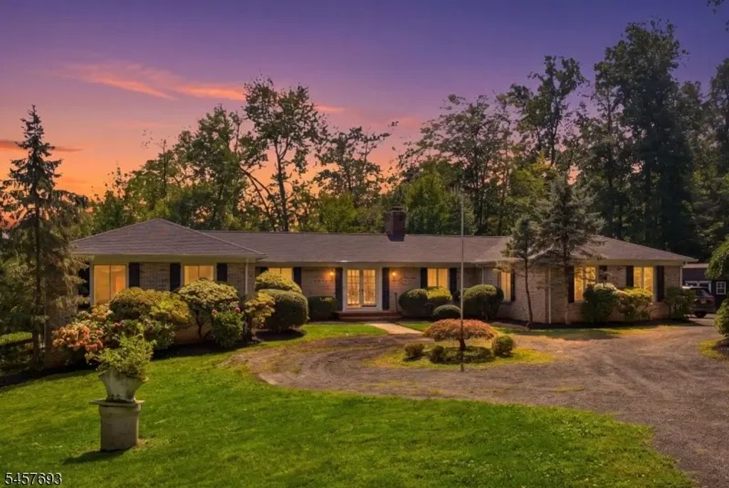 3 Post House Rd, Harding Twp.