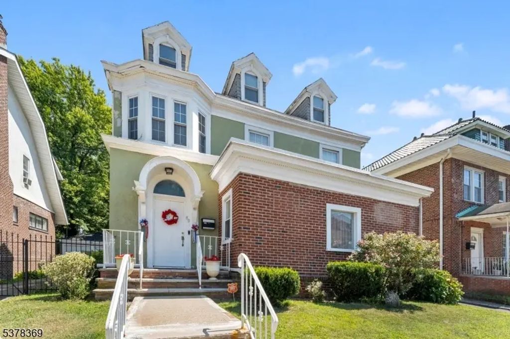 78 Girard Pl, Newark City