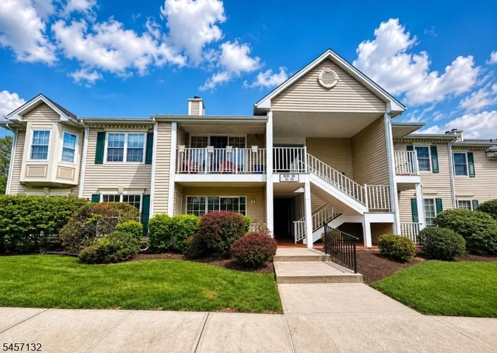 101 Reading Cir, Bridgewater Twp.
