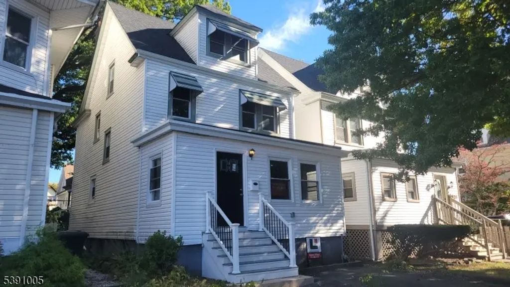 94 Sanford St, East Orange City