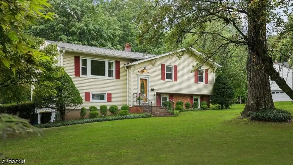 37 Ambar Pl, Bernardsville Boro