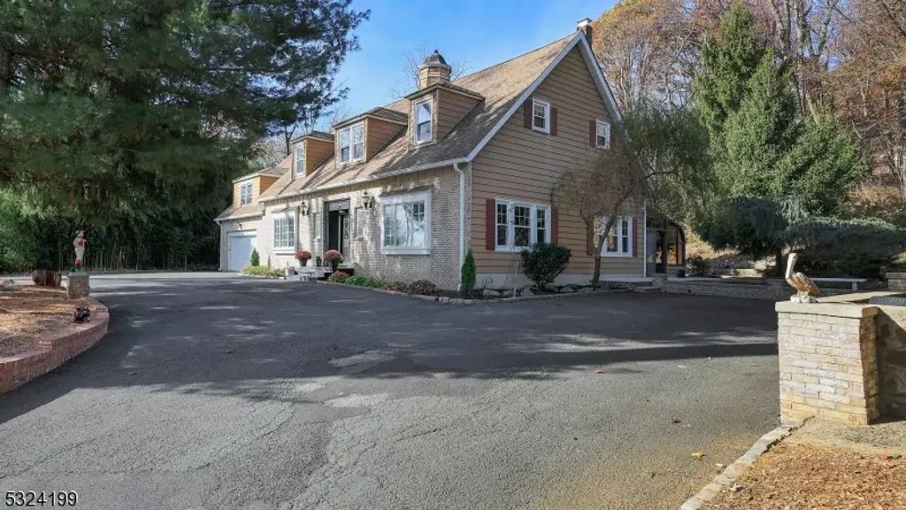 89 East Dr, Watchung Boro