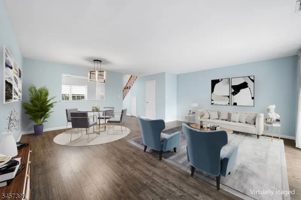 11 Canterbury Cir, Franklin Twp.