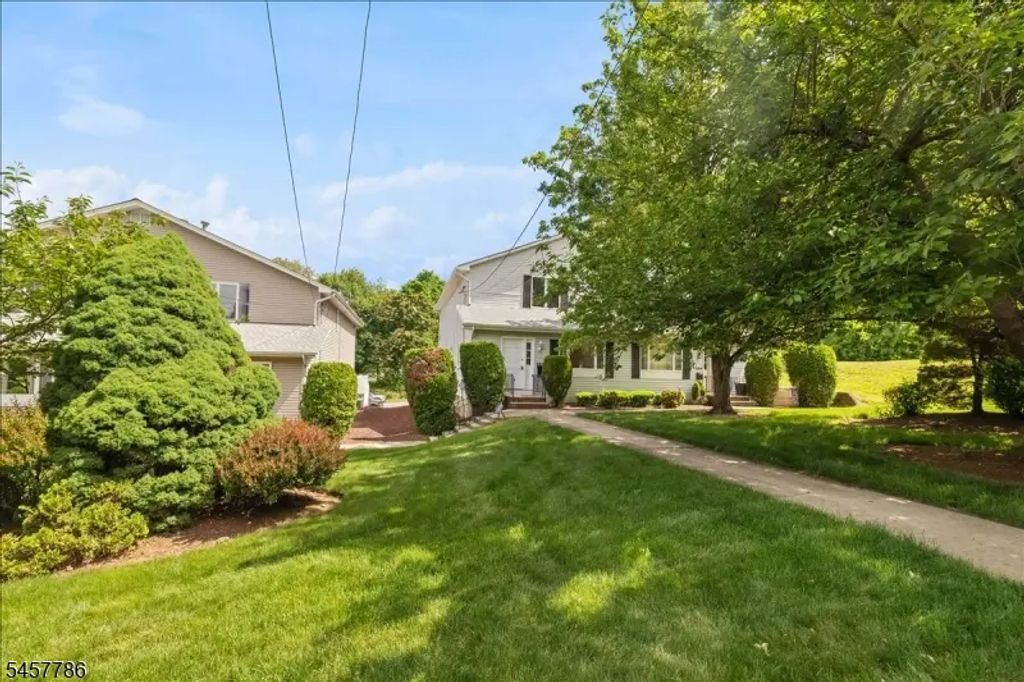 222 Eagle Rock Ave, Roseland Boro