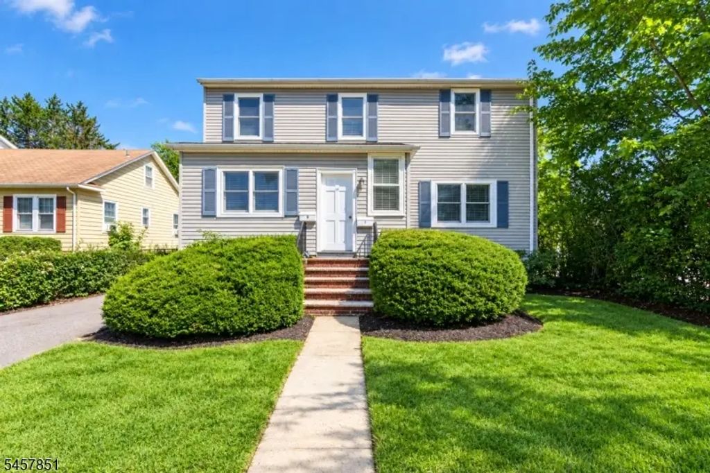 14 Locust St 2nd Floor, Madison Boro