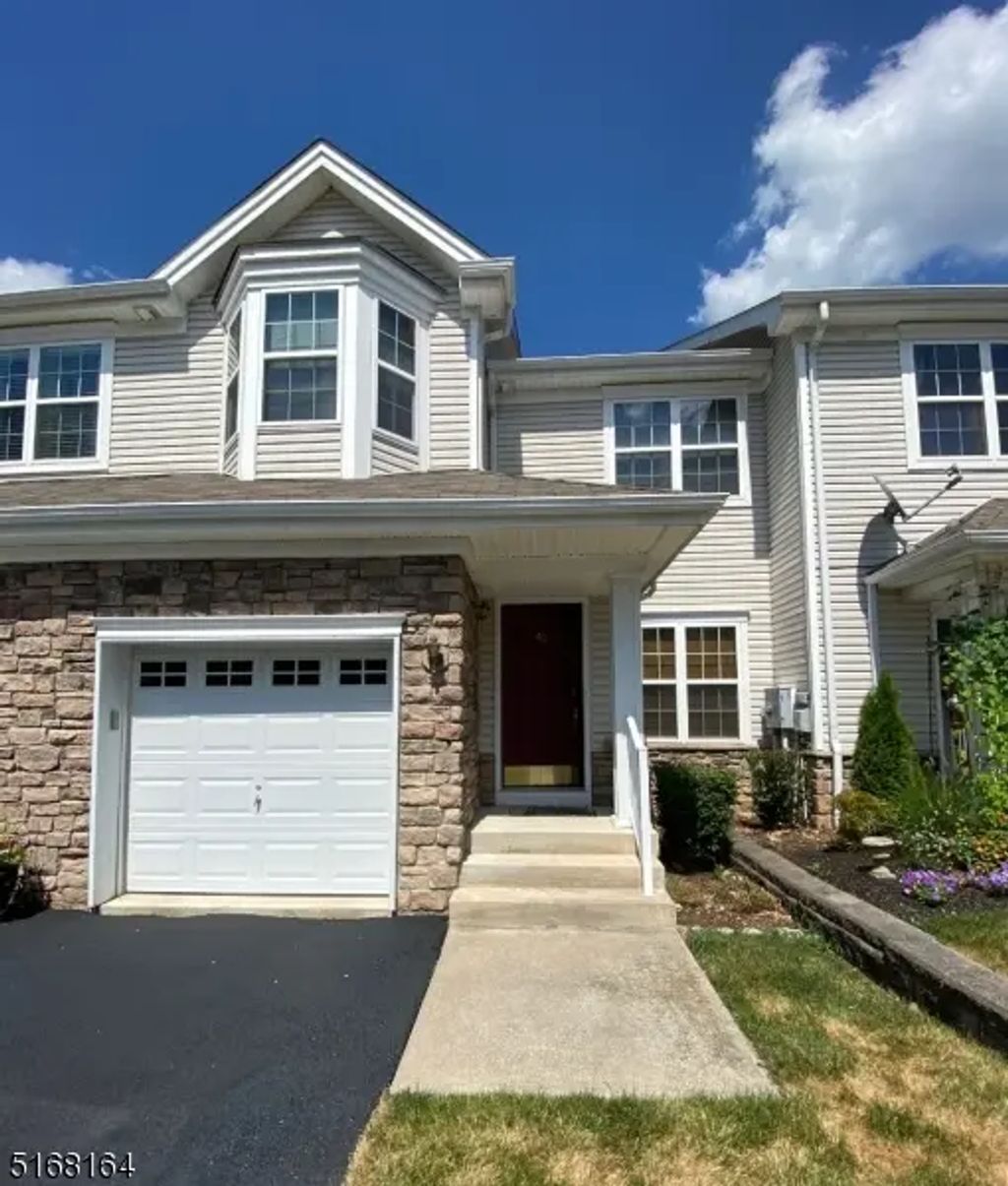 40 Black Bear Ct, Hardyston Twp.