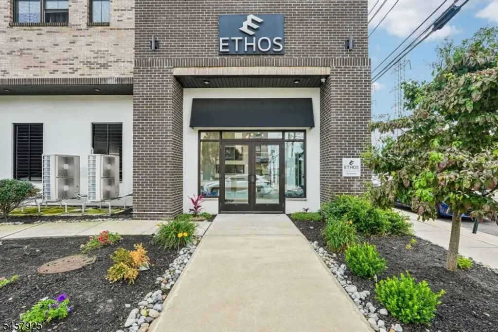 548 Franklin Ave, Belleville Twp.