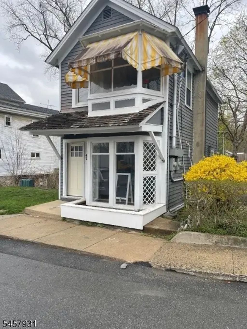 72 Main St, Califon Boro
