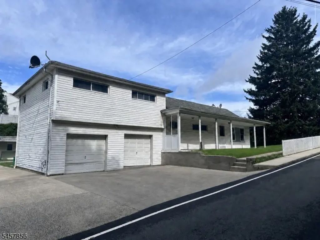 60 Mountain Ave, Paterson City