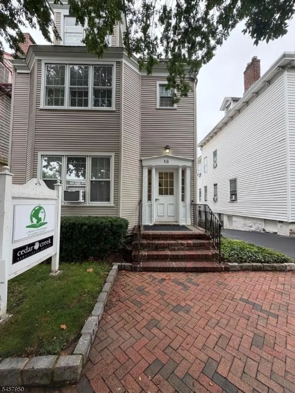 16 Elm St, Morristown Town