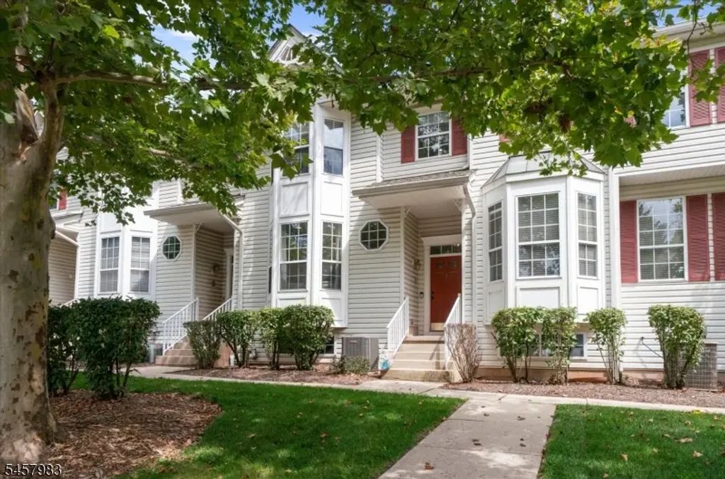 45 Cummington Ln, Raritan Twp.