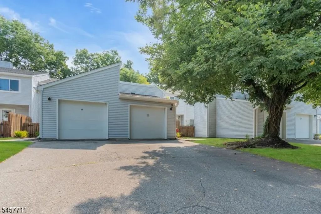 23 Krenkel Ct, Raritan Twp.