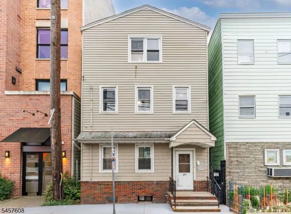 321 Ferry St, Newark City