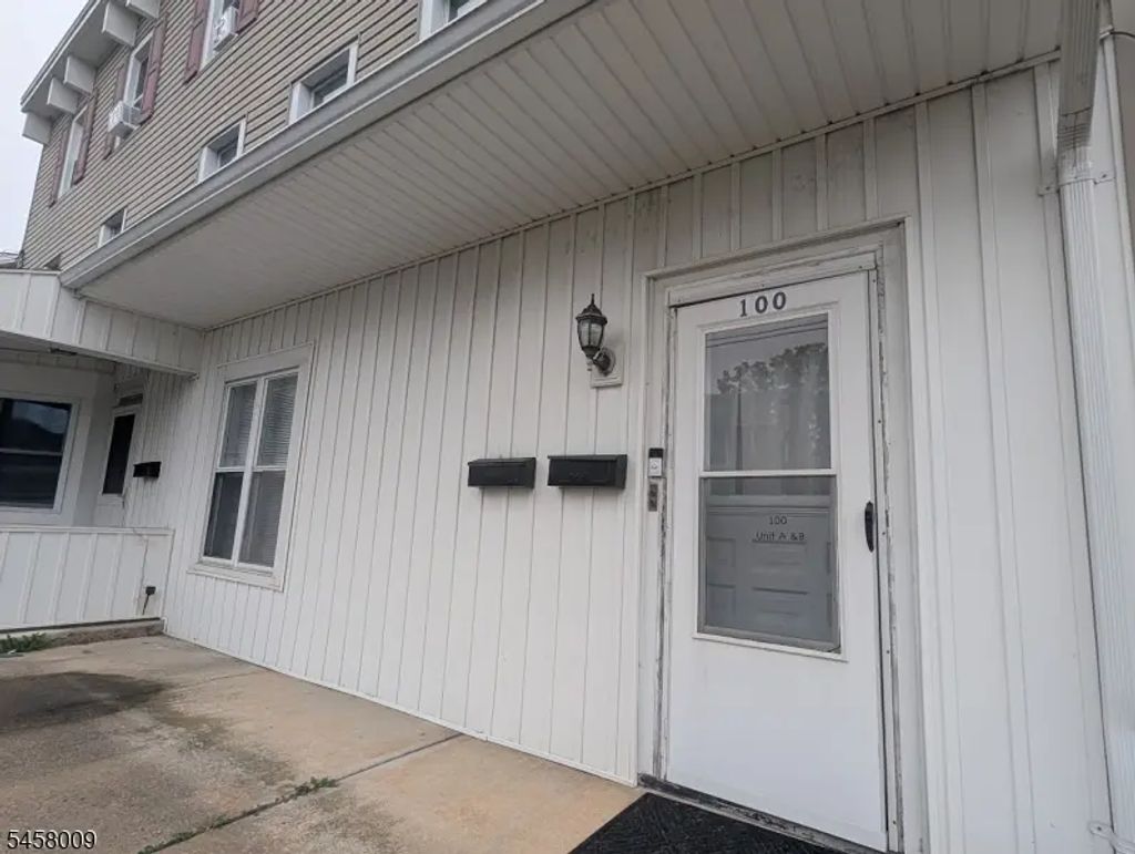 100 Washington St Unit A, Greenwich Twp.