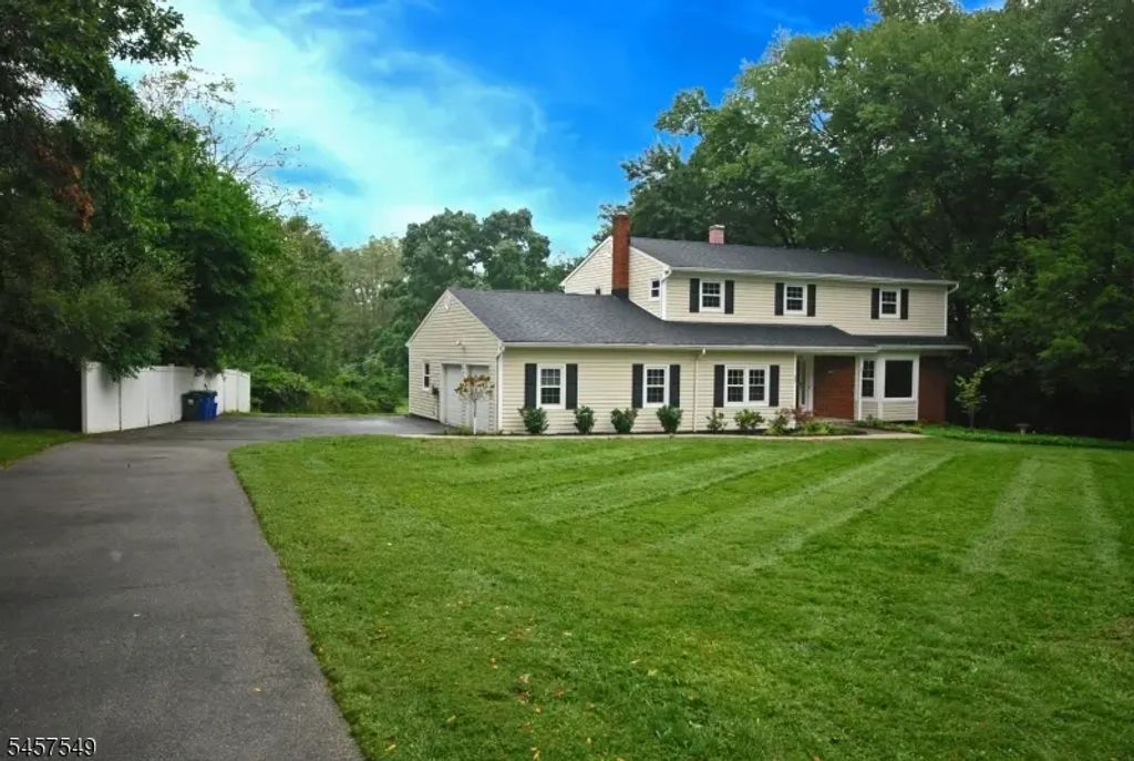 608 Plymouth Ct, Branchburg Twp.
